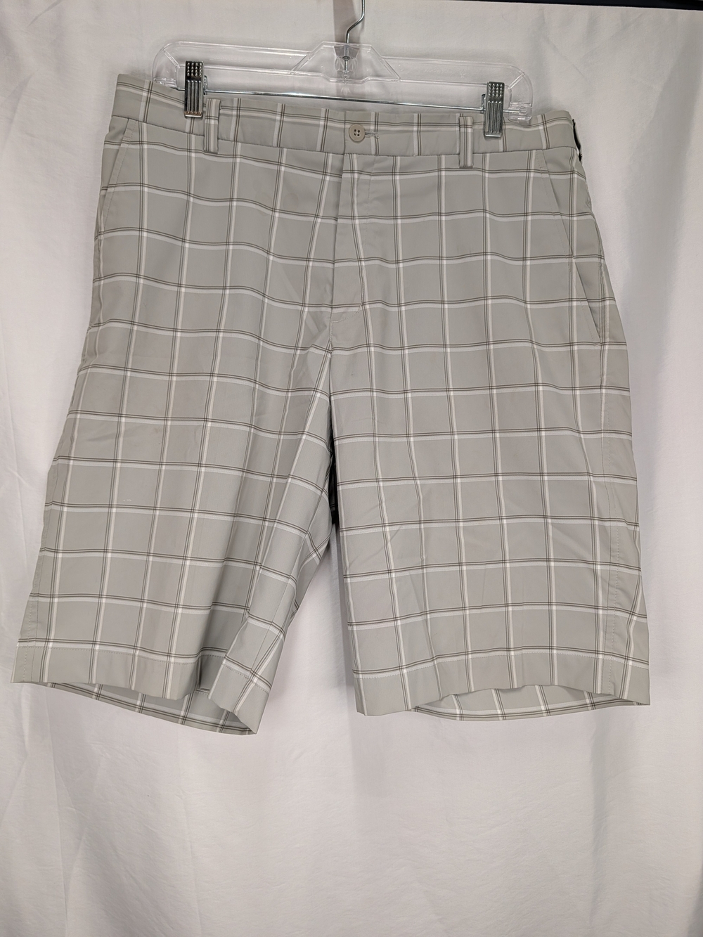 Nike Light Gray Plaid Flat-Front Golf Shorts